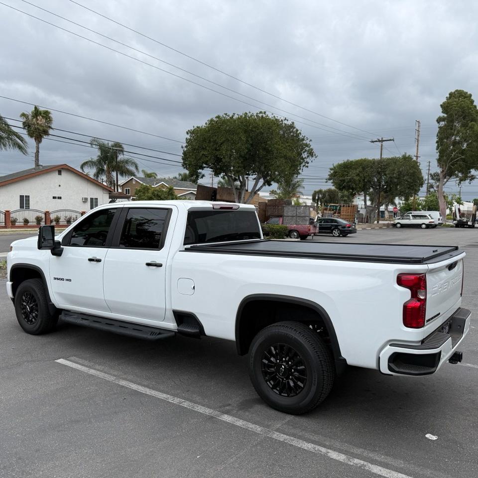 Silverado Bed Cover installed by OuO Pickup Cover