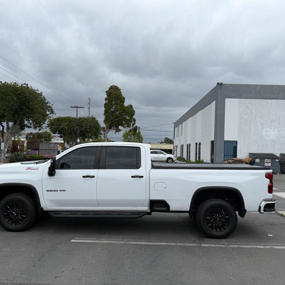 Silverado Bed Cover installed by OuO Pickup Cover