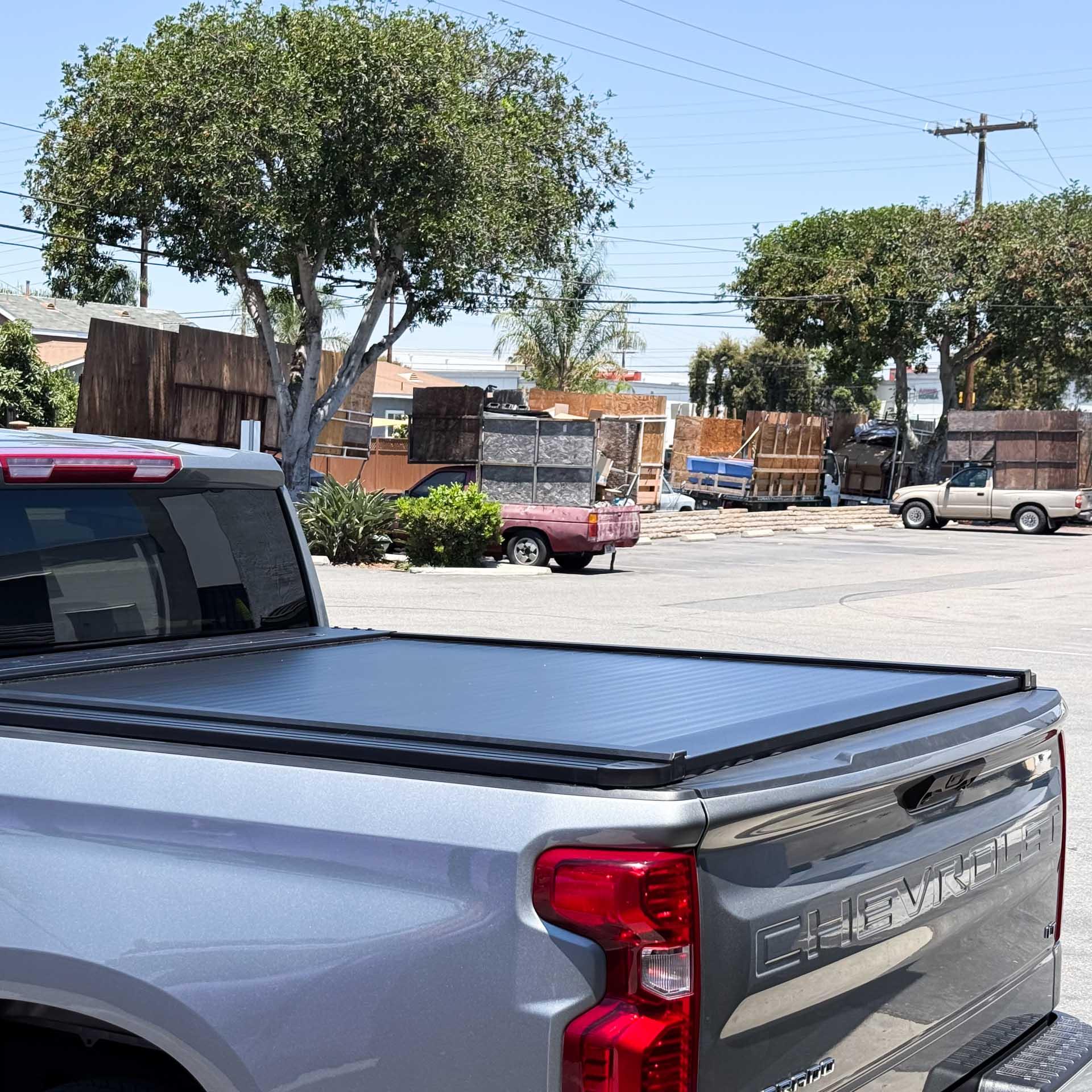 Retractable Cover installed by OuO Pickup Cover