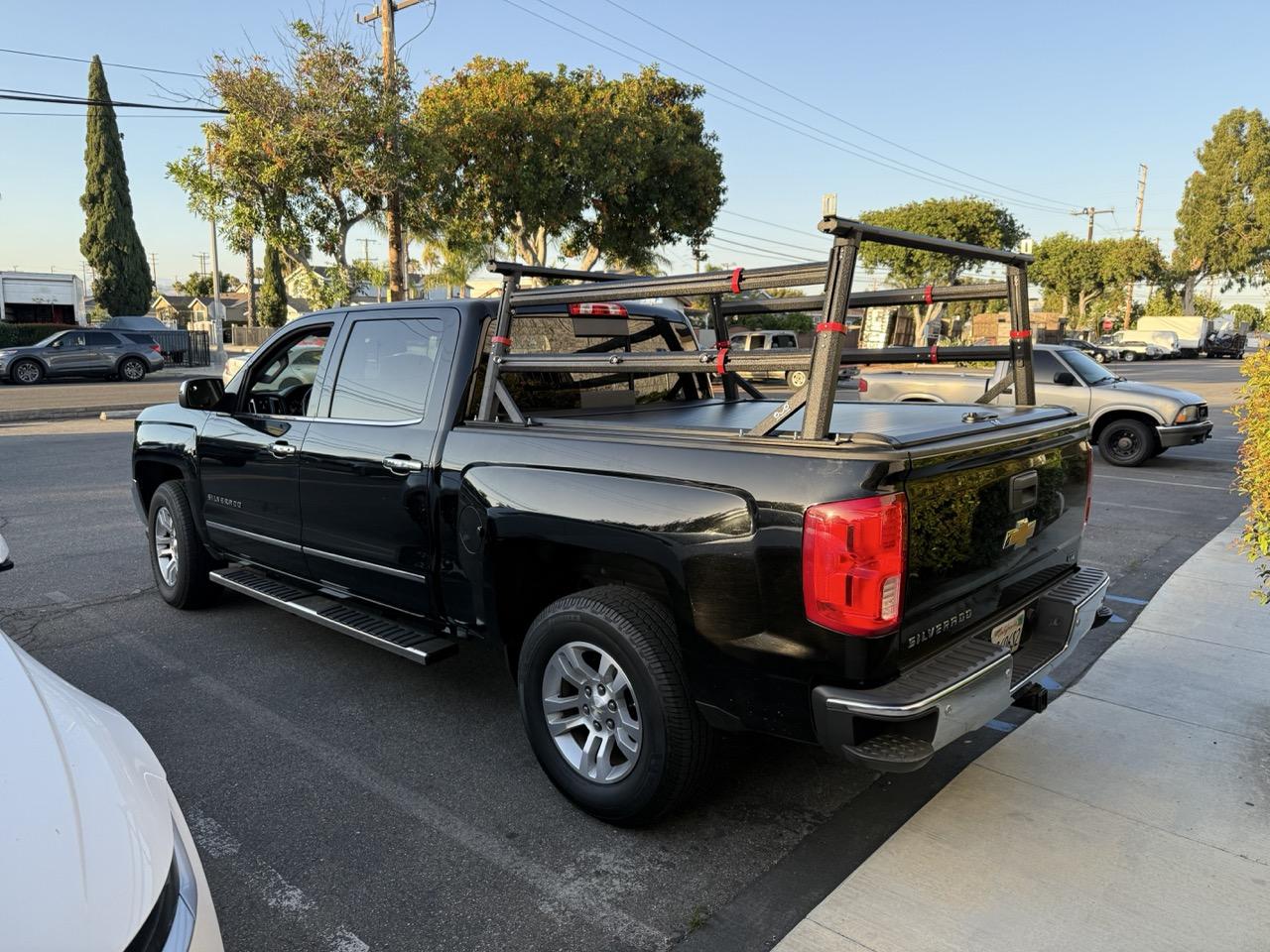 Silverado Bed Cover installed by OuO Pickup Cover